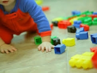 Como brincar com bebês para que se desenvolvam?