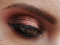 Makeup Styles & Tricks