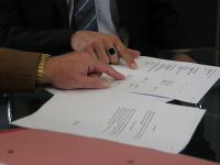 Licitações e contratos