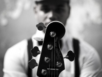 BASSISTA CONTEMPORANEO ONLINE - Video Omaggio Dal 1 Corso Professionale di Basso Elettrico Interamente Su Internet