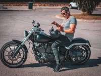 Entrenamiento de velocidad y agilidad para pilotos de motociclismo