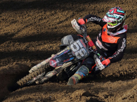 Postura corporal y equilibrio en motos