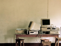 Auxiliar de Montagem eE Manutenção de Computadores